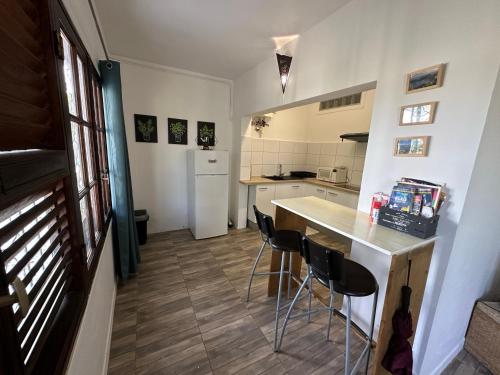 кухня, T2 à Convenance (T2 a Convenance) in Baie-Mahault