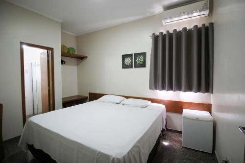 Standard Double Room image 7