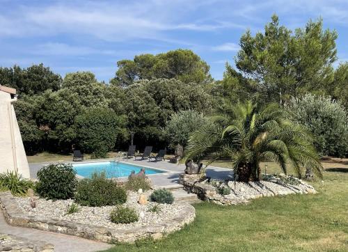Garden, villa queen-south IT in Ventenac-Cabardes