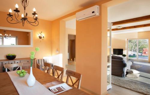 Villa White Pearl in Central Istria for 8 people with heated pool