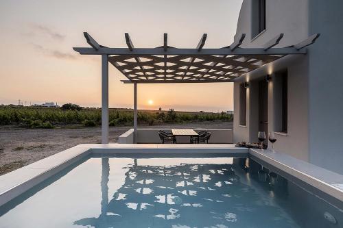 MelivOia - Sunset Jacuzzi Villas gîte à louer Baxedes Oia