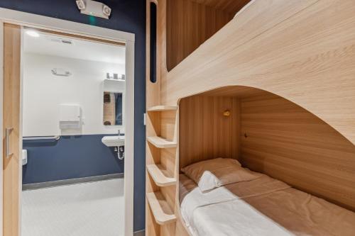 Meco Hotel near USS Constitution Múzeum