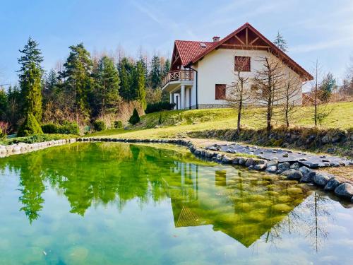 Viesnīcas āriene, DOMEK nad Jeziorem Czorsztyńskim (DOMEK nad Jeziorem Czorsztynskim) in Falsztyn