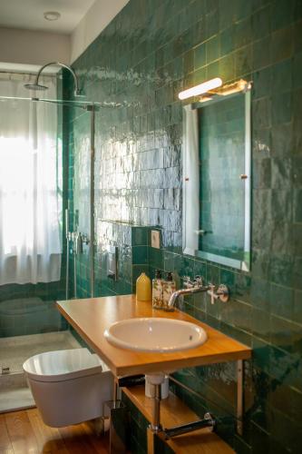 Fil's Place – Porto, KY