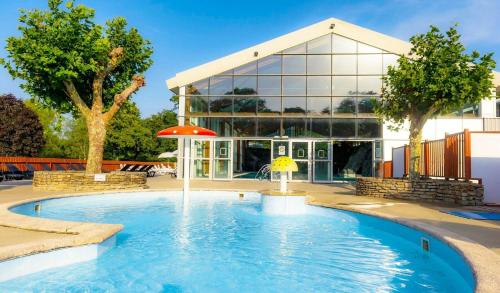 Peldbaseins, Camping Le Ty Nadan - Roan in Locunole
