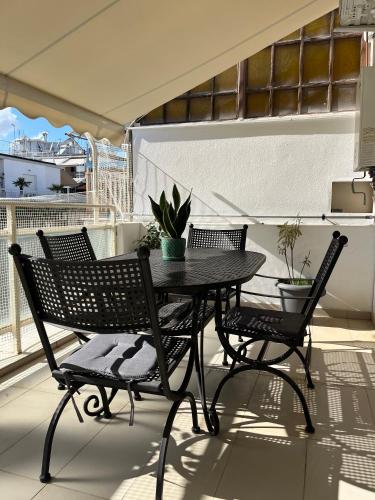 Bright 2 bdr Pagrati apartment, Athen (Foto 6)