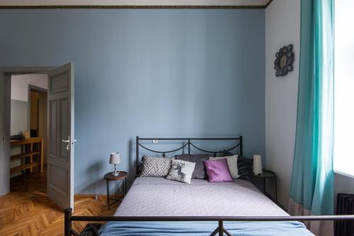 Vintage & Spacious family apartment very center of Riga, Riga (foto 8)