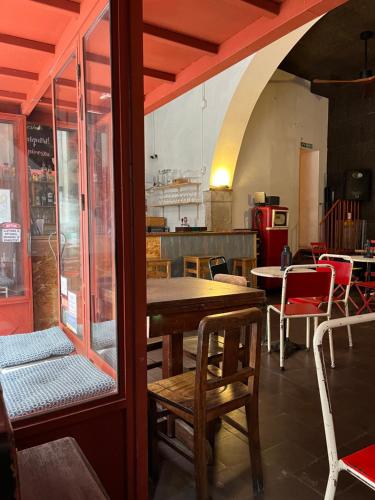 Alface Hall Hostel & Bar 4
