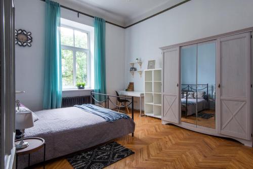 Spacious & Light family apart. very center of Riga