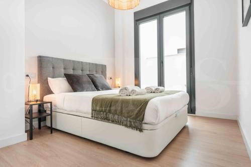Fresh & stylish apartment with parking by REMS, Malaga
