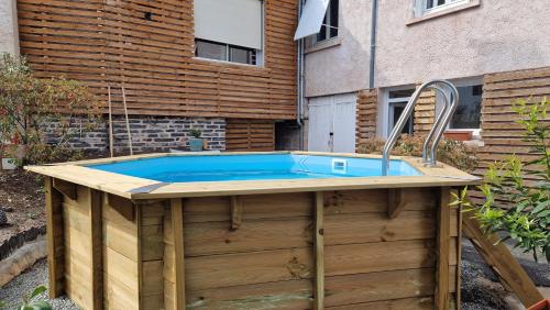 Swimming pool, Le gite de La Tete de l'Art in Objat