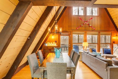 A-Frame Cabin with Hot Tub 1 Mi to Beech Mountain! in Beech Mountain, USA