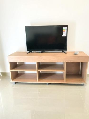 One-Bedroom Apartment image 4