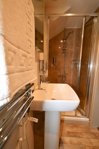 Carew Inn - image 7
