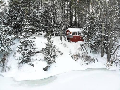 . Little Red Wing 50s Lake Cabin