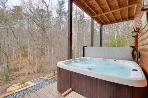 Peaceful Forest Escape with Game Room and Hot Tub in Blue Ridge, USA