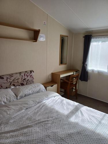 Caravan Holiday Home @ Marton Mere, BLACKPOOL