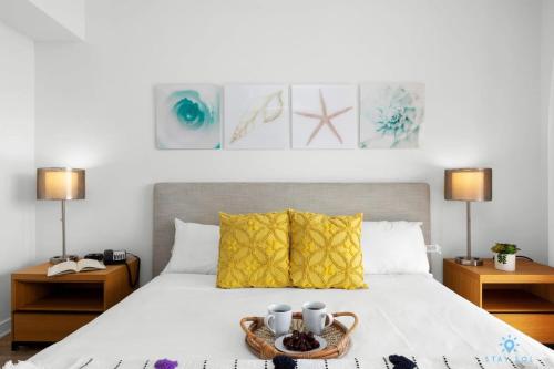 Infinite View with Balcony,Pool plus Near Beach in Hallandale Beach, USA