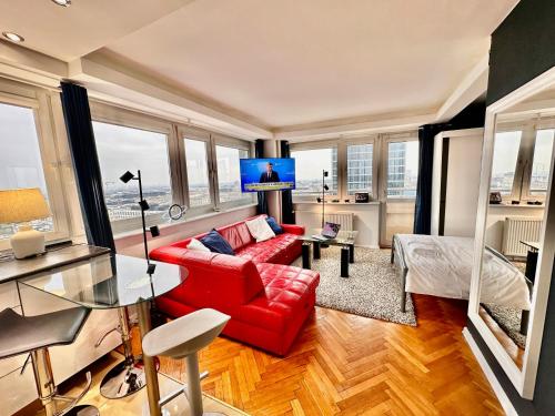 SAWA 6 metro fast WiFi 70'TV panorama HBO, Netflix, Dsiney+, Warsaw
