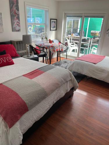 A Float Home B&B in Fisherman’s Wharf