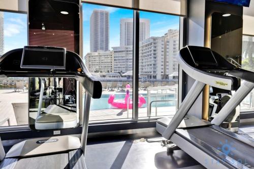 Upper studio - Balcony - Pool - Gym - Near Beach in Hallandale Beach, USA