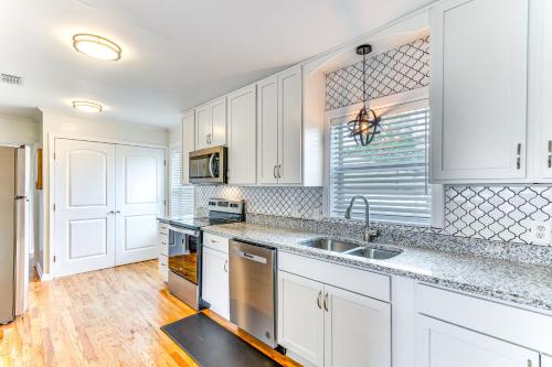 Pensacola Home with Covered Patio 1 Mi to Downtown! in Westpointe Heritage