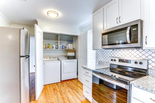 Pensacola Home with Covered Patio 1 Mi to Downtown! in Westpointe Heritage