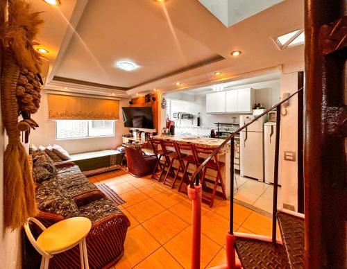 Apto a 800m da Praia da Enseada no Guaruja SP