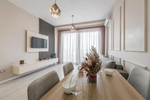 Luxurious Panoramic Apartment, Tirana