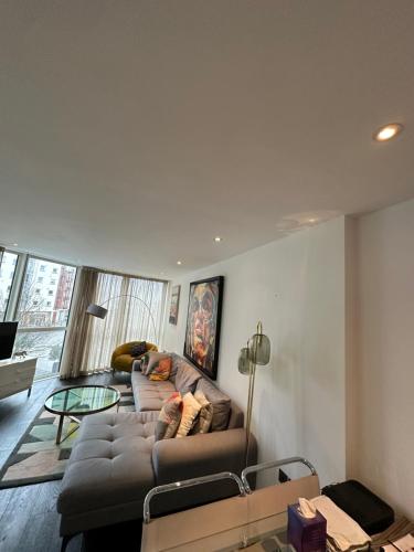 Gunwharf Quays Harbour Apartments - image 6