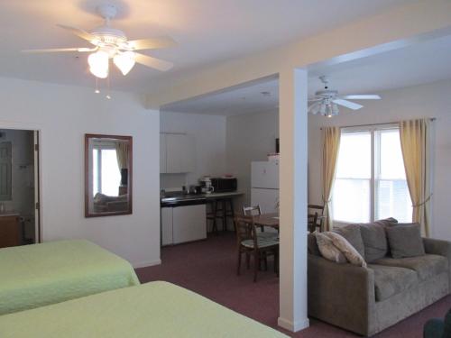 Lynwood Inn