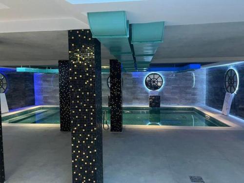 . HN Lux & SPA