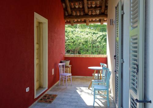 Apartment with Garden View