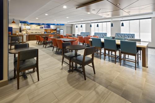 Holiday Inn Express Hotel & Suites Brattleboro, an IHG Hotel in Brattleboro, USA