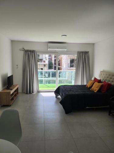 One-Bedroom Apartment image 2