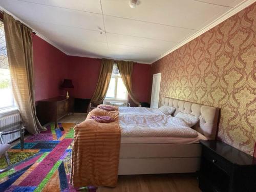 1 queen bed
