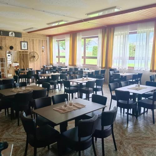 Restaurant, Wirtin z Atzersdorf in Wesenufer