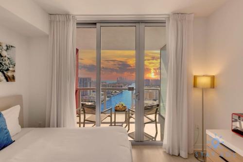 Amenities BALCONY w Stunning Views-Beachfront detail