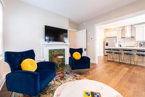 2BR Haven: Remodeled Gem! 3