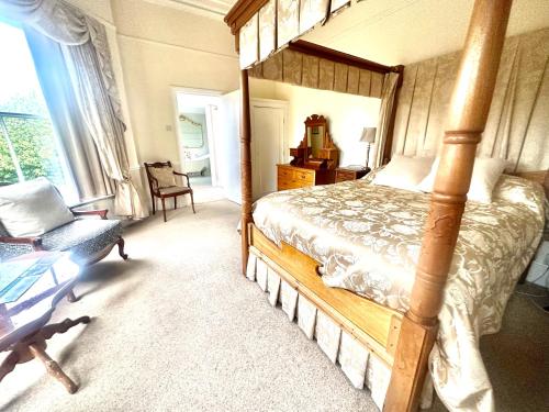 Munstone House - image 5
