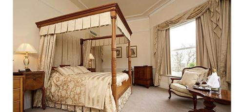 Munstone House - image 11