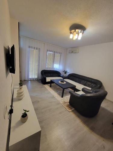 B&B Pristina - Sunny Hill Apartment - Bed and Breakfast Pristina