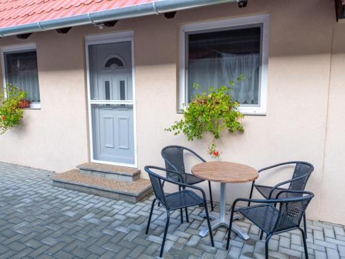 Sissepääs, Biró Vendégház (Biro Vendeghaz) in Sarmellek