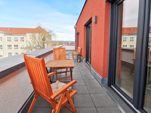 Fynbos City Penthouse, Dachterrasse, Design-Küche, Parkplatz - Apartment - Straubing