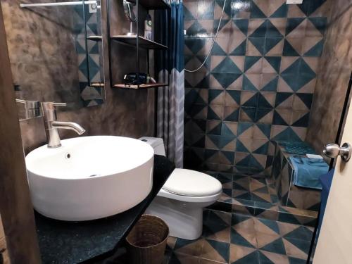 One-Bedroom Apartment image 4