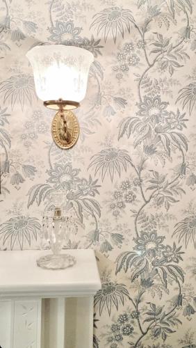 Deluxe Queen Room (Wedgewood)