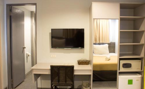 room detail thumbnail 0