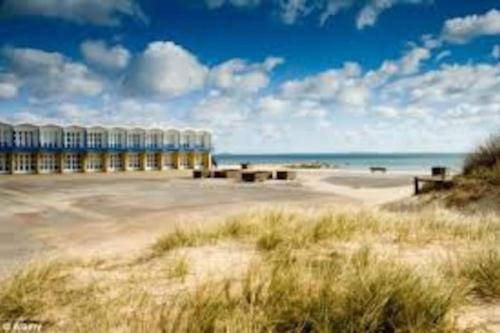 Spacious 5 Large Bedroom Victorian House - Beach 2 Miles in Penn Hill