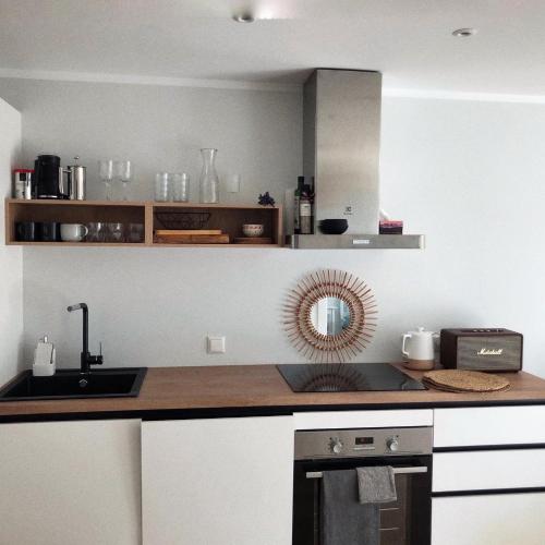 Albatross Weekend: seaside apartment with a sunny terrace in Engure