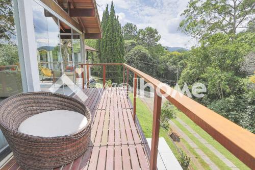 Casa c/ sacada e vista pras montanhas em Atibaia